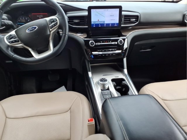 Used 2022 Ford Explorer Limited w/ Equipment Group 301A AWD/4WD image 11