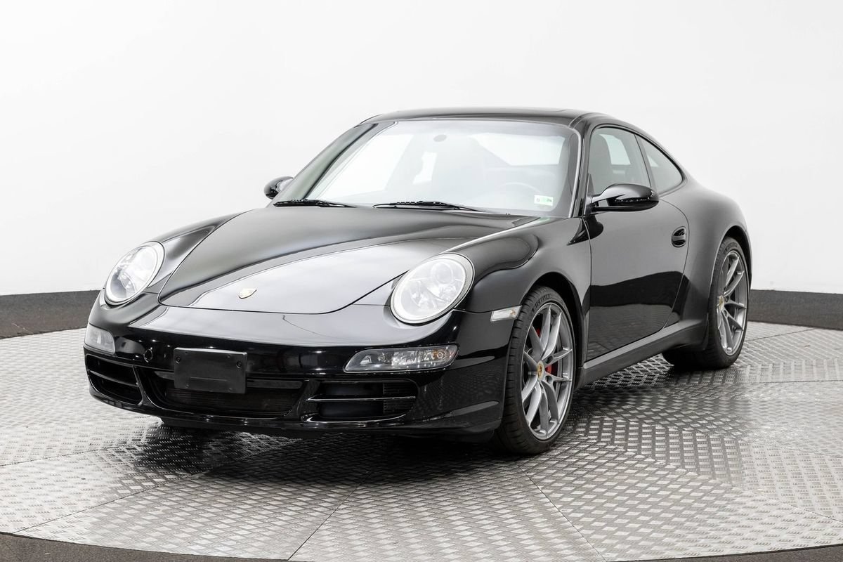 Used 2005 Porsche 911 Carrera RWD image 2