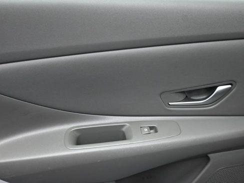 Used 2025 Hyundai Elantra SEL FWD image 11
