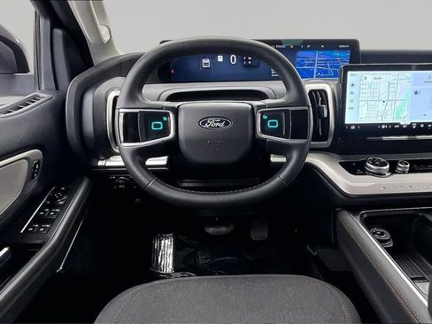 Certified 2025 Ford Expedition Max Active AWD/4WD image 5