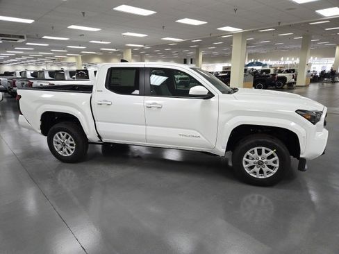 New 2026 Toyota Tacoma SR5 image 6