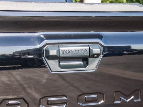 Used 2025 Toyota Tacoma SR5 RWD image 10