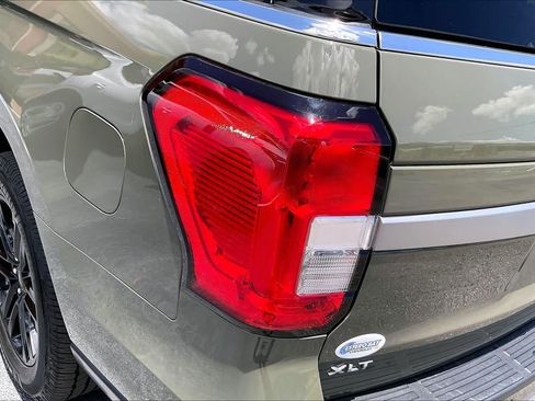 Used 2024 Ford Expedition XLT AWD/4WD image 29