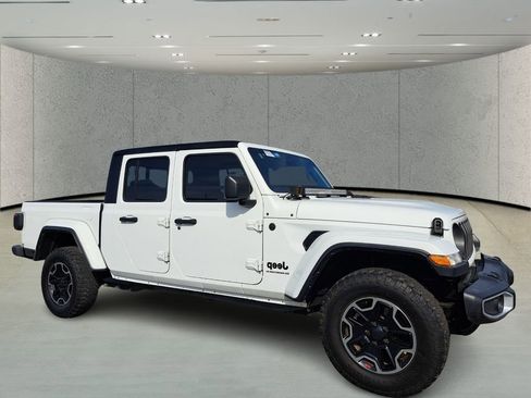 Used 2024 Jeep Gladiator Sport image 3