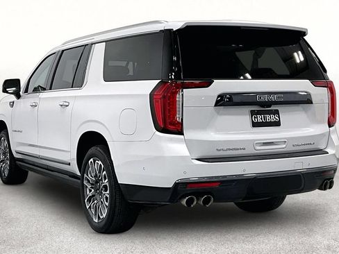 Used 2023 GMC Yukon XL Denali Ultimate AWD/4WD image 15