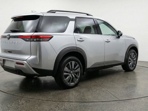Used 2025 Nissan Pathfinder SV FWD image 9