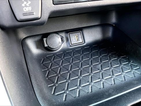 Used 2025 Toyota RAV4 XLE w/ Convenience Package image 25