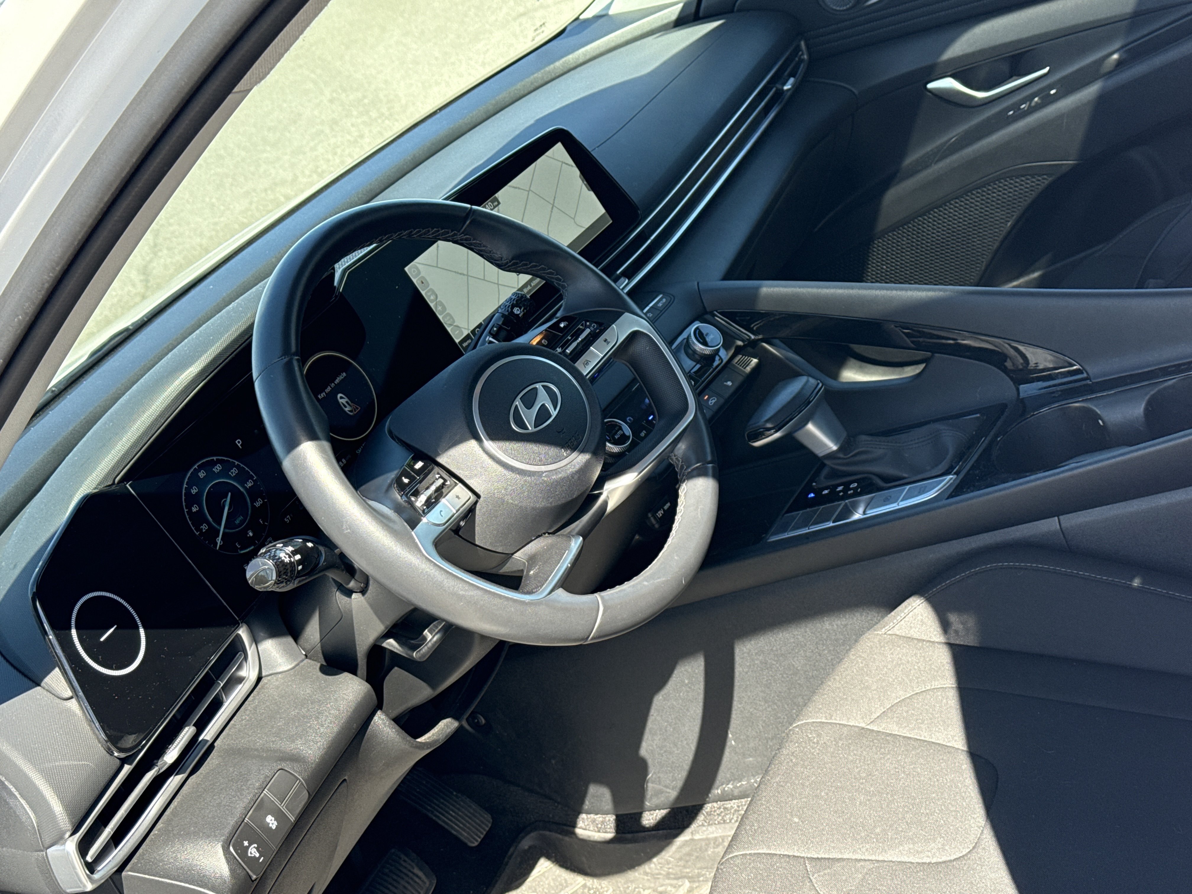 Certified 2025 Hyundai Elantra SEL FWD image 11