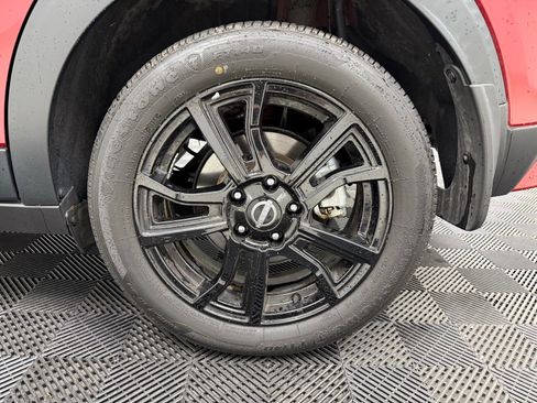 Used 2024 Nissan Kicks SR w/ SR Premium Package FWD image 10