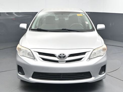 Used 2012 Toyota Corolla LE image 2