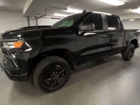 Certified 2022 Chevrolet Silverado 1500 Custom Trail Boss w/ Midnight Edition AWD/4WD image 4