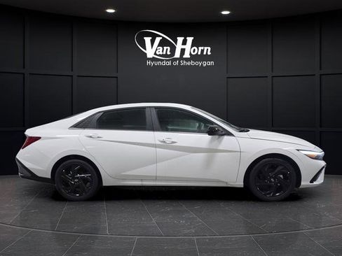 New 2026 Hyundai Elantra SEL Sport Premium FWD image 7