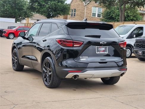 Used 2024 Chevrolet Blazer LT FWD image 3