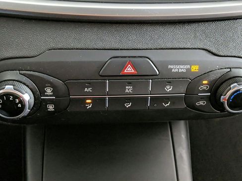 Used 2020 Kia Sorento AWD V6 image 21