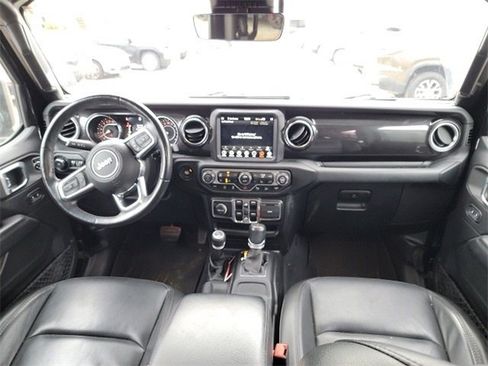 Used 2020 Jeep Wrangler Unlimited Sahara image 8