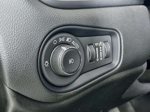 Used 2023 Jeep Renegade Trailhawk w/ Trailhawk Elite Group AWD/4WD image 10