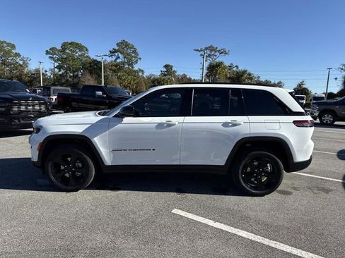 New 2025 Jeep Grand Cherokee Limited w/ Black Appearance Package image 6