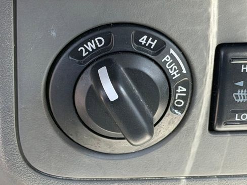 Used 2019 Nissan Frontier SL AWD/4WD image 17