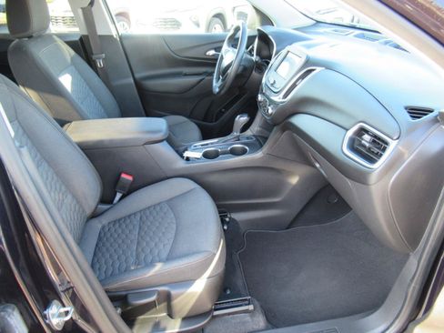 Used 2020 Chevrolet Equinox LT FWD image 9
