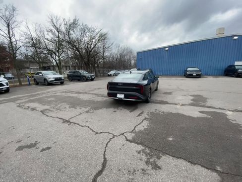 Used 2025 Kia K4 LXS image 14