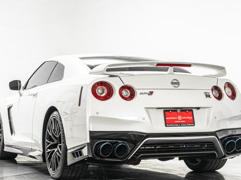Used 2021 Nissan GT-R Premium AWD/4WD image 7