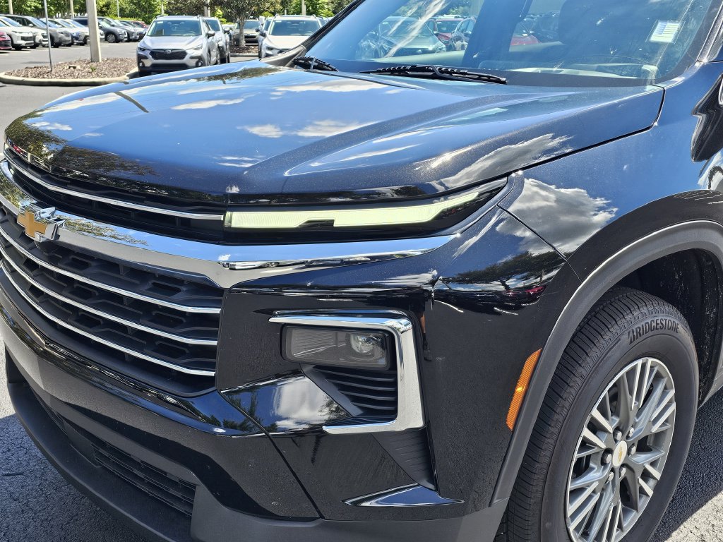 Used 2026 Chevrolet Traverse LT w/ Driver Confidence Package FWD image 6