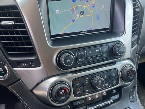 Used 2018 Chevrolet Suburban LT w/ Luxury Package AWD/4WD image 6