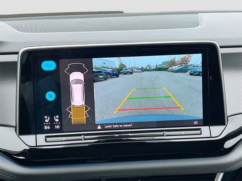 Used 2024 Volkswagen Atlas Peak Edition SE image 13