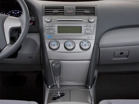 Used 2011 Toyota Camry XLE w/ XLE Extra-Value Pkg #2 FWD image 10