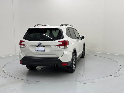 Used 2022 Subaru Forester Premium w/ Popular Package #1 image 5