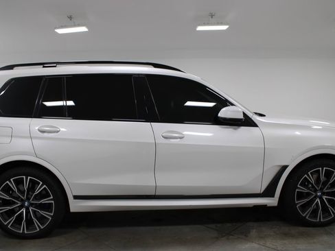 Used 2021 BMW X7 M50i w/ Executive Package AWD/4WD image 11
