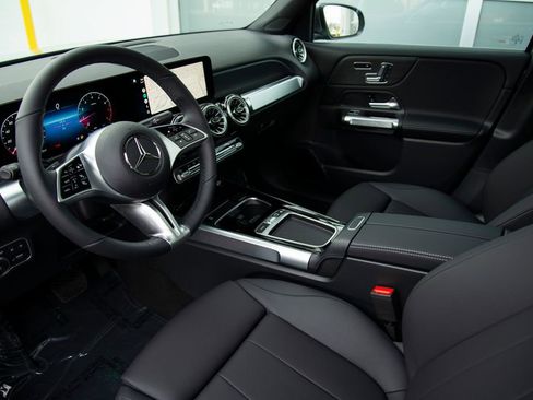 New 2026 Mercedes-Benz GLB 250 4MATIC image 10