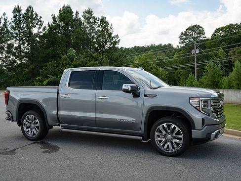 Used 2025 GMC Sierra 1500 Denali w/ Denali Reserve Package AWD/4WD image 23