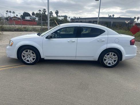 Used 2011 Dodge Avenger Express image 10