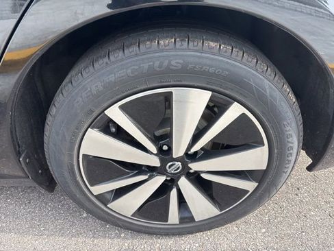 Used 2022 Nissan Altima 2.5 SV FWD image 11