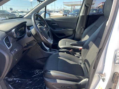 Used 2022 Chevrolet Trax LT w/ Driver Confidence Package image 15