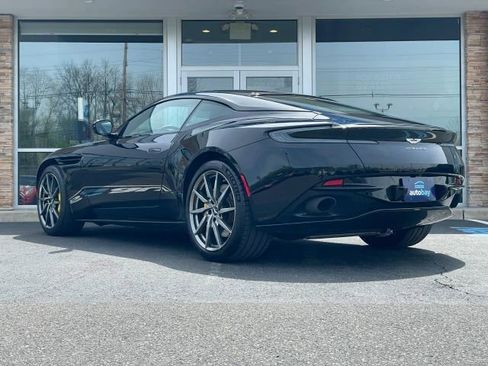 Used 2018 Aston Martin DB11 Coupe RWD image 11