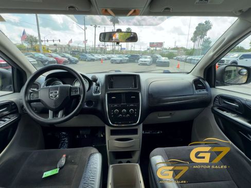 Used 2014 Dodge Grand Caravan SE w/ Quick Order Package 29E SE FWD image 11