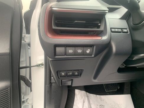 New 2026 Toyota Prius Plug-In Hybrid FWD image 30