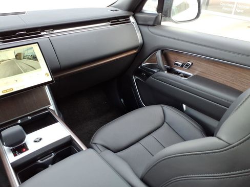 New 2026 Land Rover Range Rover SE image 22