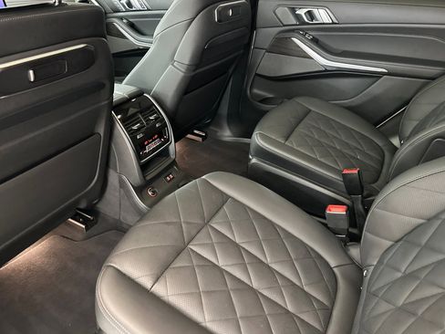Certified 2024 BMW X7 xDrive40i w/ M Sport Package AWD/4WD image 28