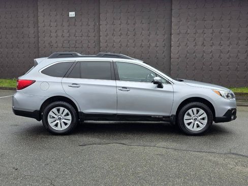 Used 2016 Subaru Outback 2.5i Premium AWD/4WD image 4