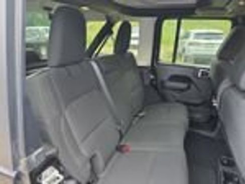 Used 2022 Jeep Wrangler Unlimited Sport AWD/4WD image 33