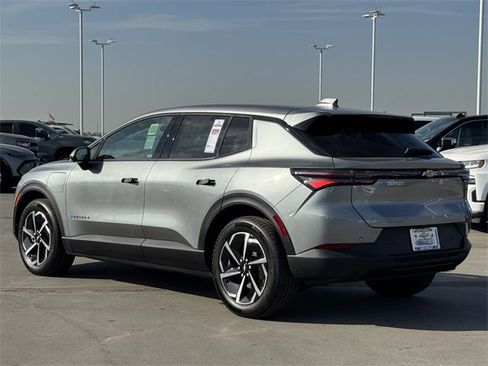 New 2026 Chevrolet Equinox EV LT image 3