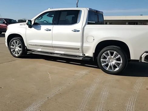 Used 2025 Chevrolet Silverado 1500 High Country w/ High Country Premium Package AWD/4WD image 6