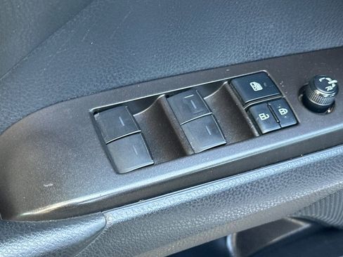Used 2021 Toyota Camry SE FWD image 11