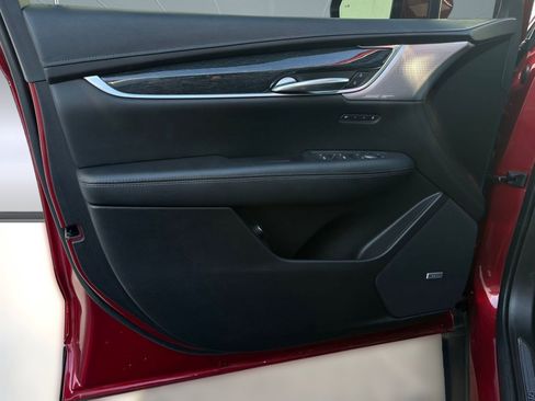 Used 2021 Cadillac XT5 Premium Luxury image 23