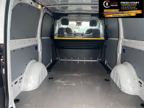 Used 2021 Mercedes-Benz Metris image 11