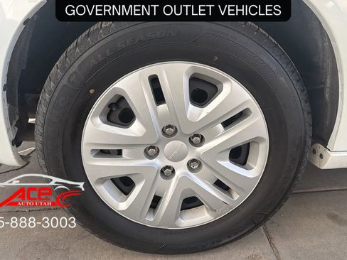 Used 2017 Dodge Grand Caravan SE w/ UConnect Hands-Free Group image 14