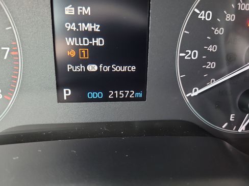 Used 2023 Toyota Corolla SE image 31